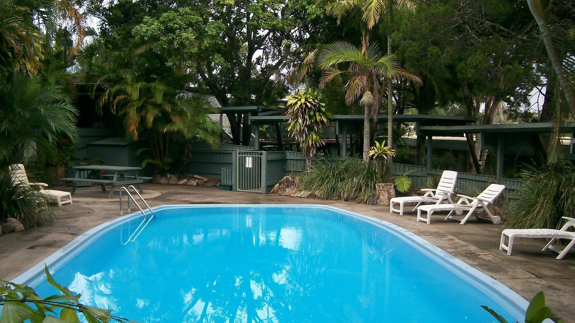 Nomads Noosa Pansiyon Noosa Heads